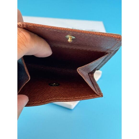 Louis Vuitton Monogram Marco Wallet - Picture 6 of 12